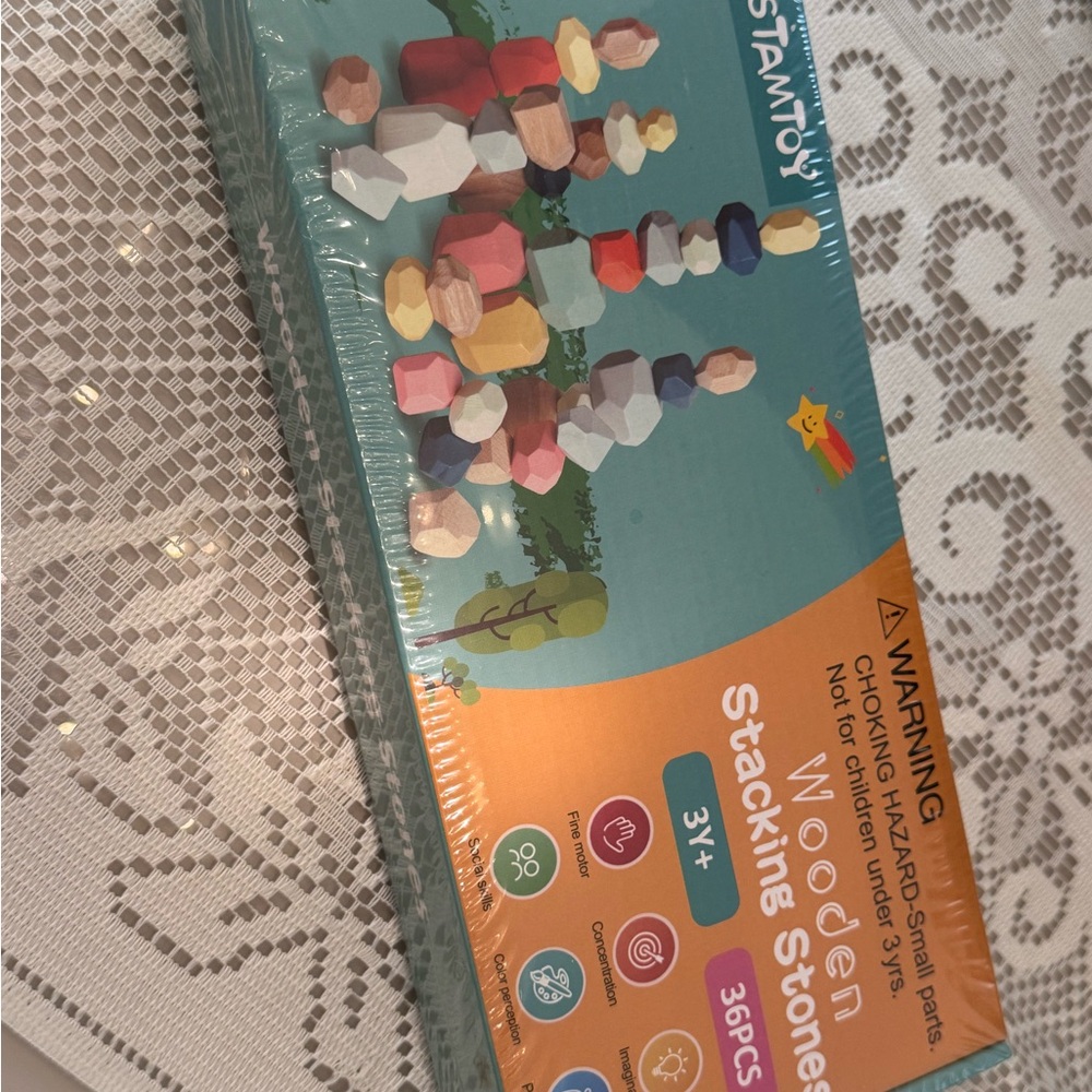 BRAND NEW WOODEN STACKING STONES BESTAMTOY
